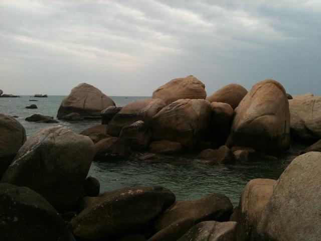 海角附近。。