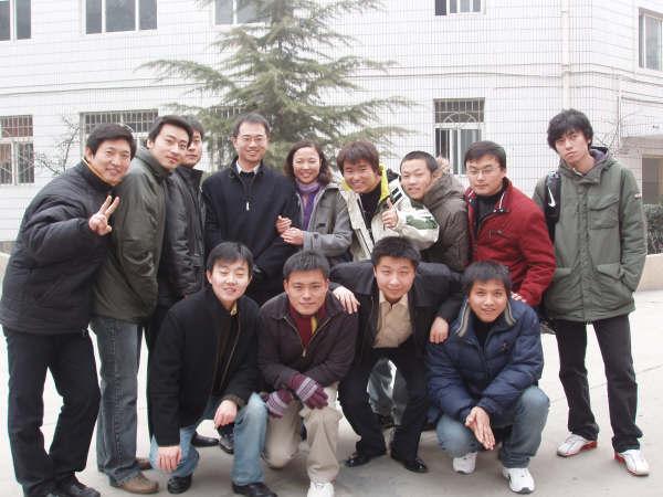 過年回家,高中同學聚了聚,呵呵,大家好像都沒什么大的變化