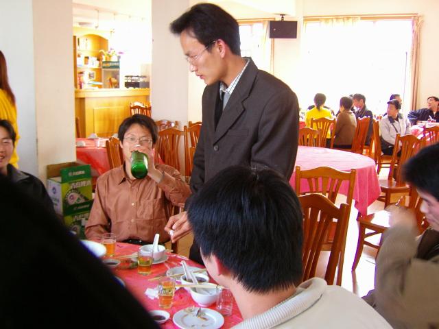 阿列:大家自便,俺離開會兒先