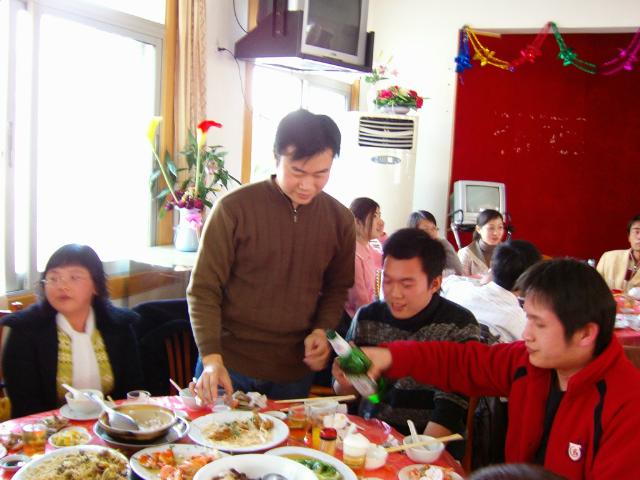 兄弟辛苦了,再來一杯