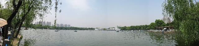 公園一角全景