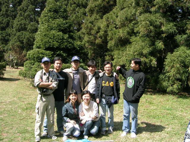 毛澤東舊居合影<br>王平，夏庭根，王偉，郭宇強，Moi，胡吉慶，喬喬，許月秀
